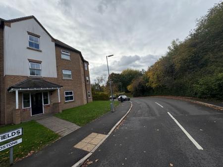 2 bedroom Flat to let in Park Lane, Telford, TF7