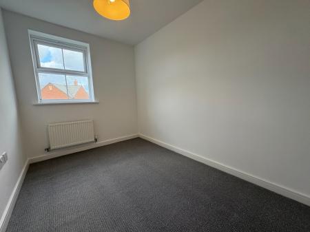 2 bedroom Flat to let in Park Lane, Telford, TF7