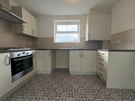 2 bedroom Flat to let in Park Lane, Telford, TF7