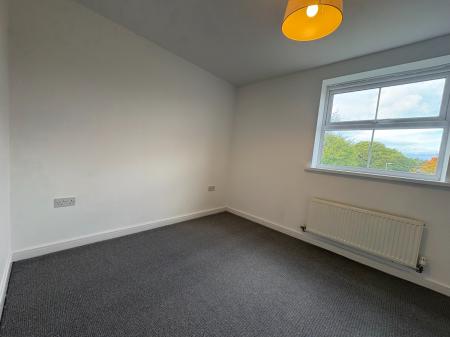2 bedroom Flat to let in Park Lane, Telford, TF7
