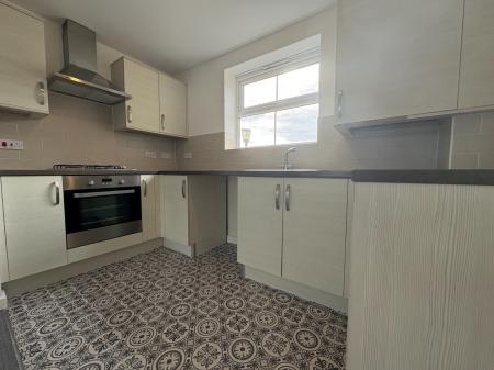 2 bedroom Flat to let in Park Lane, Telford, TF7