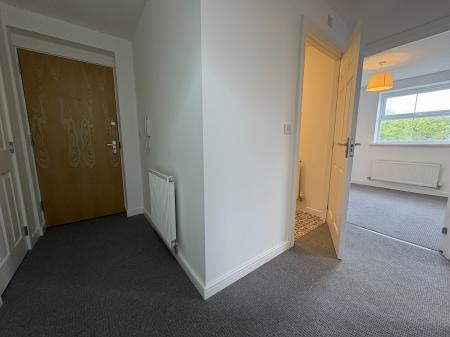 2 bedroom Flat to let in Park Lane, Telford, TF7