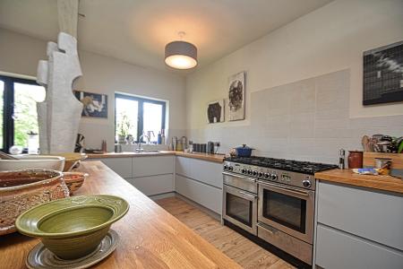 5 bedroom Detached house for sale in Main Road, Dorrington, SY5