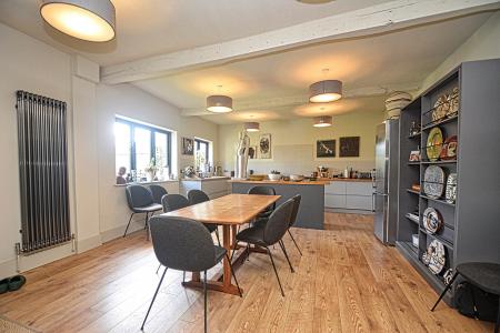 5 bedroom Detached house for sale in Main Road, Dorrington, SY5