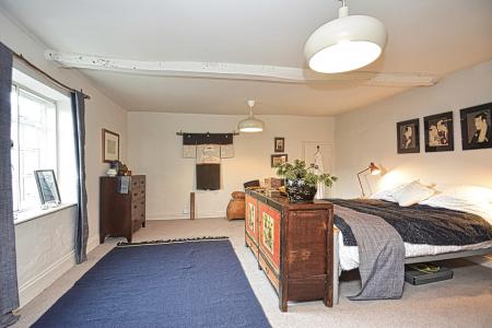 5 bedroom Detached house for sale in Main Road, Dorrington, SY5