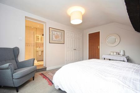 5 bedroom Detached house for sale in Main Road, Dorrington, SY5