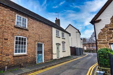 1 bedroom Terraced House for sale in Station Road, Madeley, TF7