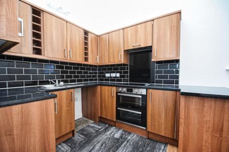 2 bedroom Ground floor maisonette for sale in Benbow Quay, Shrewsbury, SY1