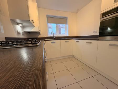 3 bedroom Semi-detached house to let in Pewitt Close, Shrewsbury, SY5