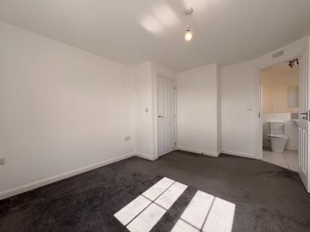 4 bedroom Detached house to let in Squinter Pip Way, Shrewsbury, SY5