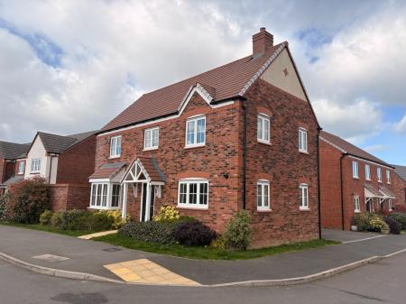 4 bedroom Detached house to let in Squinter Pip Way, Shrewsbury, SY5