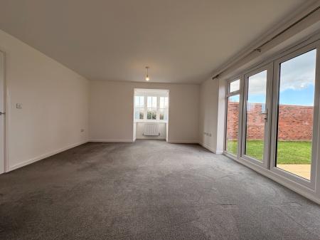 4 bedroom Detached house to let in Squinter Pip Way, Shrewsbury, SY5