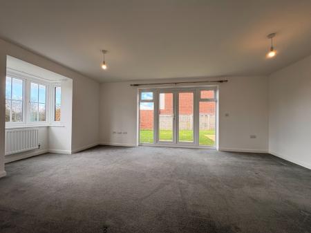 4 bedroom Detached house to let in Squinter Pip Way, Shrewsbury, SY5