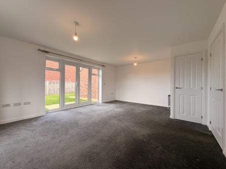 4 bedroom Detached house to let in Squinter Pip Way, Shrewsbury, SY5