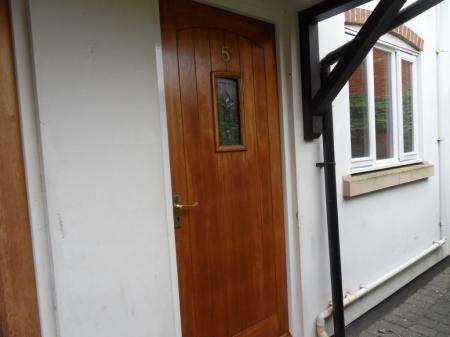 2 bedroom Flat to let in Brookend Street, Ross-on-Wye, HR9