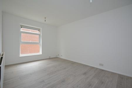 2 bedroom Maisonette to let in Beaconsfield, Telford, TF3