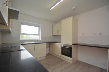 2 bedroom Maisonette to let in Beaconsfield, Telford, TF3