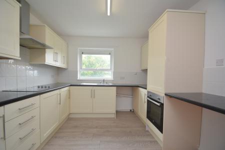 2 bedroom Maisonette to let in Beaconsfield, Telford, TF3