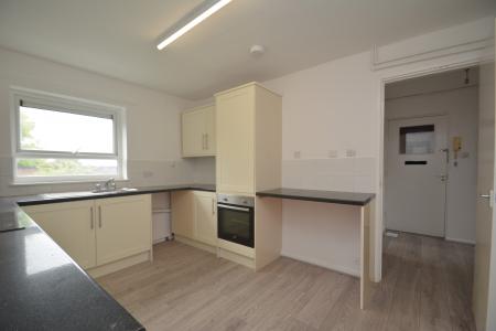 2 bedroom Maisonette to let in Beaconsfield, Telford, TF3