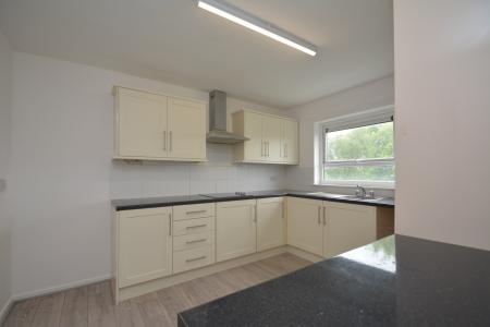 2 bedroom Maisonette to let in Beaconsfield, Telford, TF3