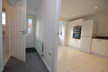 4 bedroom Detached house to let in Pewitt Close, Shrewsbury, SY5
