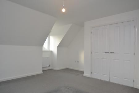 4 bedroom Detached house to let in Pewitt Close, Shrewsbury, SY5