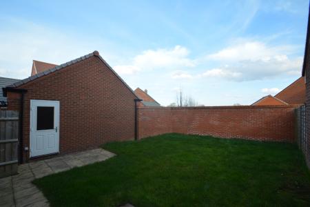 4 bedroom Detached house to let in Pewitt Close, Shrewsbury, SY5