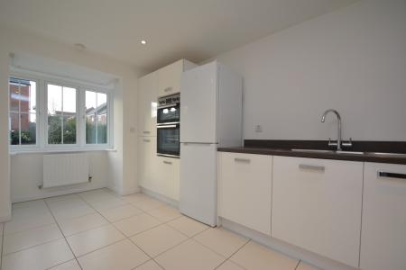 4 bedroom Detached house to let in Pewitt Close, Shrewsbury, SY5