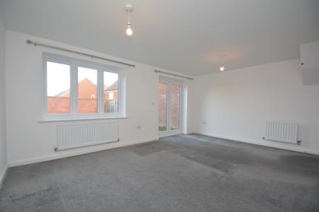 4 bedroom Detached house to let in Pewitt Close, Shrewsbury, SY5