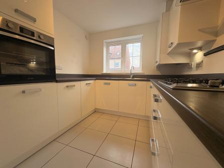 3 bedroom Semi-detached house to let in Pewit Close, Shrewsbury, SY5