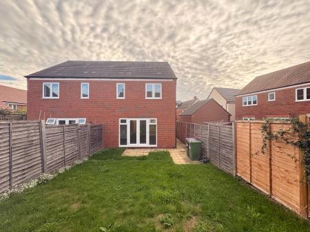 3 bedroom Semi-detached house to let in Pewit Close, Shrewsbury, SY5