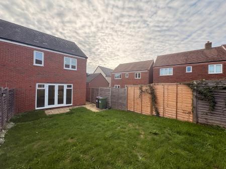 3 bedroom Semi-detached house to let in Pewit Close, Shrewsbury, SY5