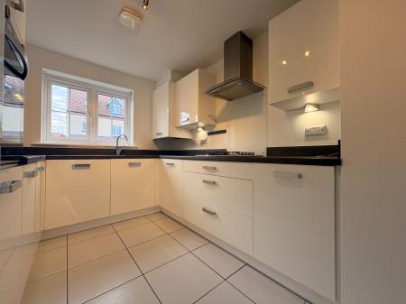 3 bedroom Semi-detached house to let in Pewit Close, Shrewsbury, SY5
