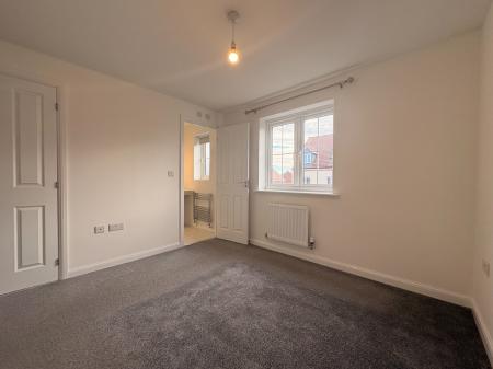 3 bedroom Semi-detached house to let in Pewit Close, Shrewsbury, SY5