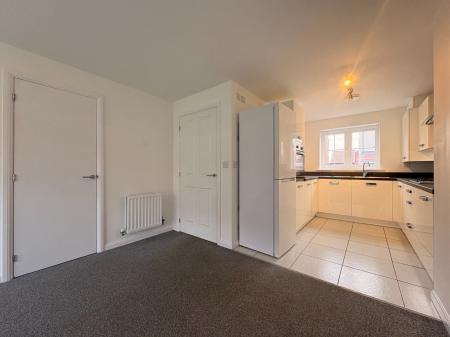 3 bedroom Semi-detached house to let in Pewit Close, Shrewsbury, SY5