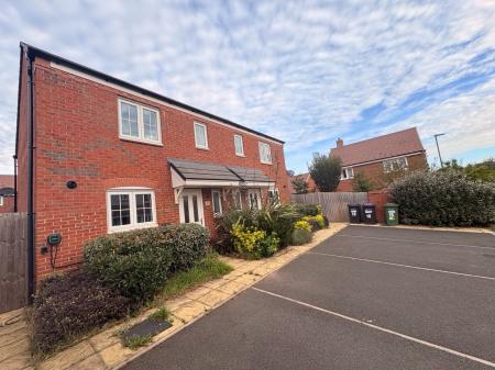3 bedroom Semi-detached house to let in Pewit Close, Shrewsbury, SY5