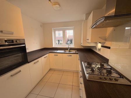 3 bedroom Semi-detached house to let in Pewit Close, Shrewsbury, SY5