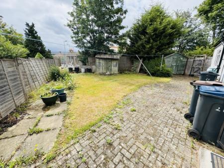 4 bedroom End of terrace house for sale in Arkley Grove, Hall Green, Birmingham, B28