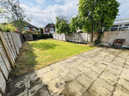 3 bedroom Semi-detached house for sale in Haslucks Green Road, Shirley, Solihull, B90