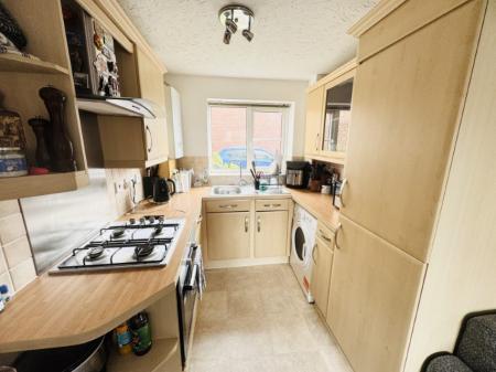 2 bedroom Flat for sale in Rumbush Lane, Dickens Heath, Solihull, B90