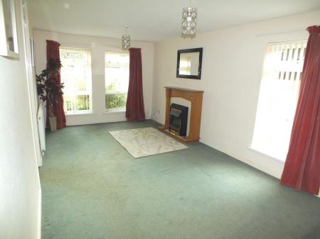 2 bedroom Flat to let in Wolston Close, Shirley, B90