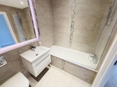 2 bedroom Apartment to let in Union Road, Solihull, B91