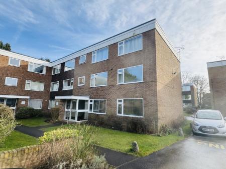 2 bedroom Apartment to let in Kingslea Road, Solihull, B91