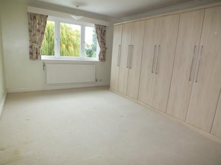 4 bedroom Detached house to let in Buryfield Road, Solihull, B91