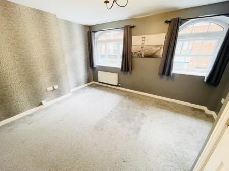 2 bedroom Apartment for sale in Main Street, Dickens Heath, Solihull, B90