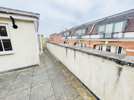 2 bedroom Apartment for sale in Main Street, Dickens Heath, Solihull, B90