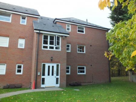 2 bedroom Flat to let in Starley Court, Acocks Green, Birmingham, B27