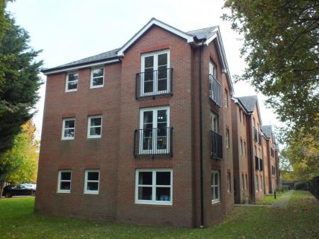 2 bedroom Flat to let in Starley Court, Acocks Green, Birmingham, B27