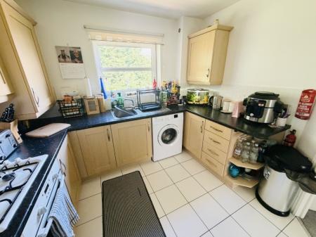 2 bedroom Flat to let in Starley Court, Acocks Green, Birmingham, B27