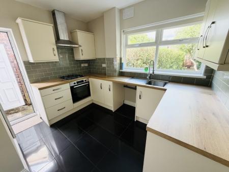 3 bedroom Semi-detached house to let in School Road, Hall Green, Birmingham, B28